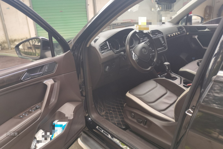 Volkswagen Tiguan L 2018 immagine di auto #18