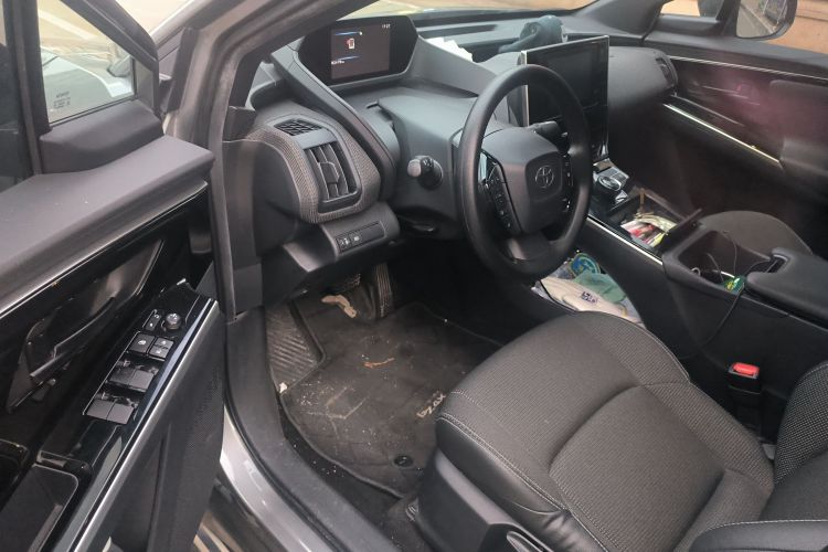 Toyota bZ4X 2023 immagine di auto #18