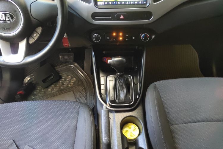 Kia Carens 2015 immagine di auto #18