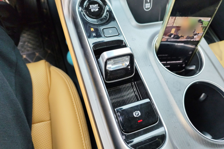 GAC Trumpchi E8 New Energy 2024 car image #18