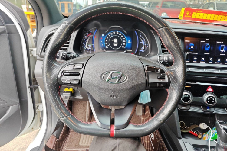 Hyundai Elantra AD 2019 car image #18