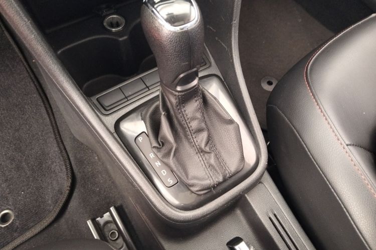 Skoda Rapid Spaceback 2016 immagine di auto #18