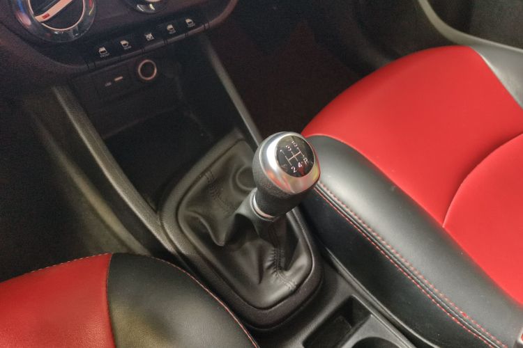 Hyundai Reina 2018 car image #18