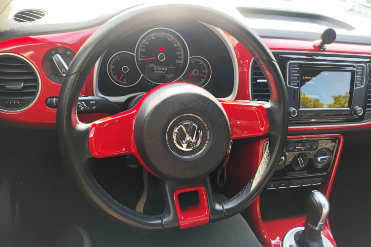 Volkswagen Beetle 2018 car image #18