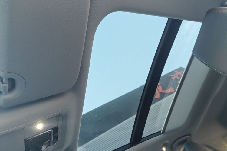 BYD Yuan New Energy 2020 صورة سيارة #18