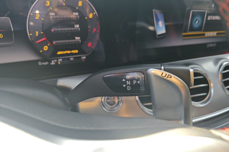 Mercedes-Benz E AMG 2019 immagine di auto #18