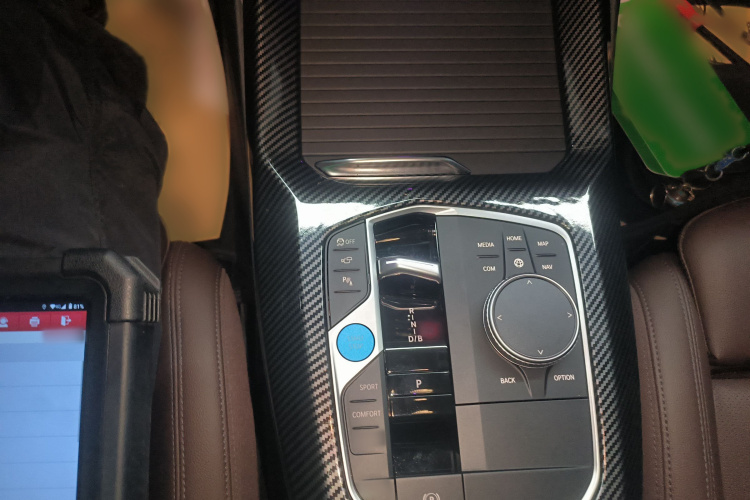 BMW iX3 2024 #18 BMW iX3 2024 car image #18