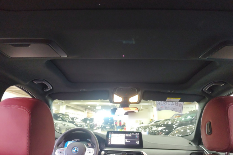 BMW 5 Series New Energy 2023 immagine di auto #18