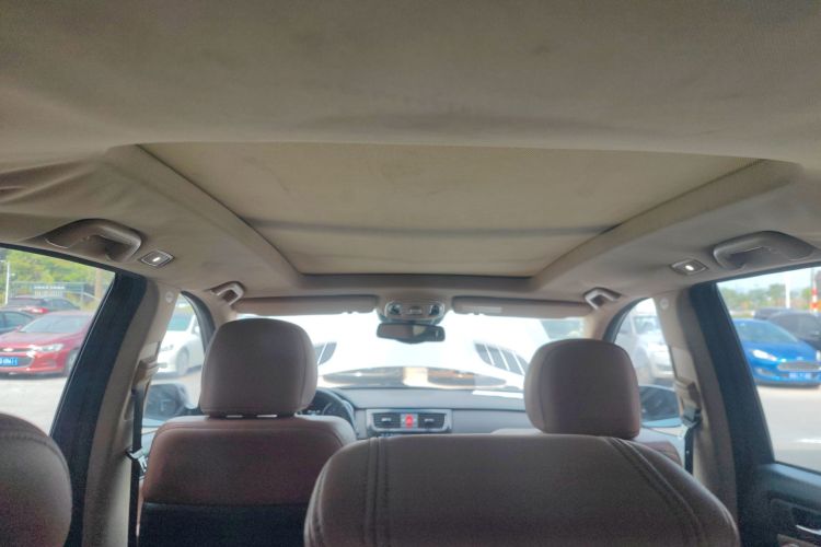 Haval H8 2017 car image #18