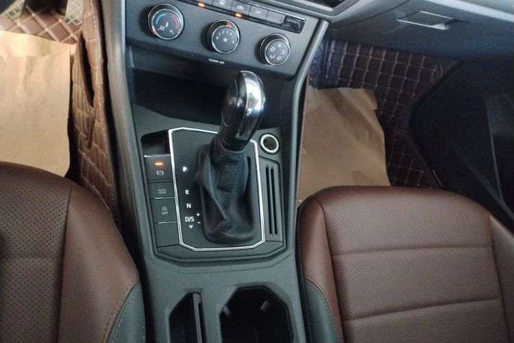 Volkswagen Lavida 2019 car image #18
