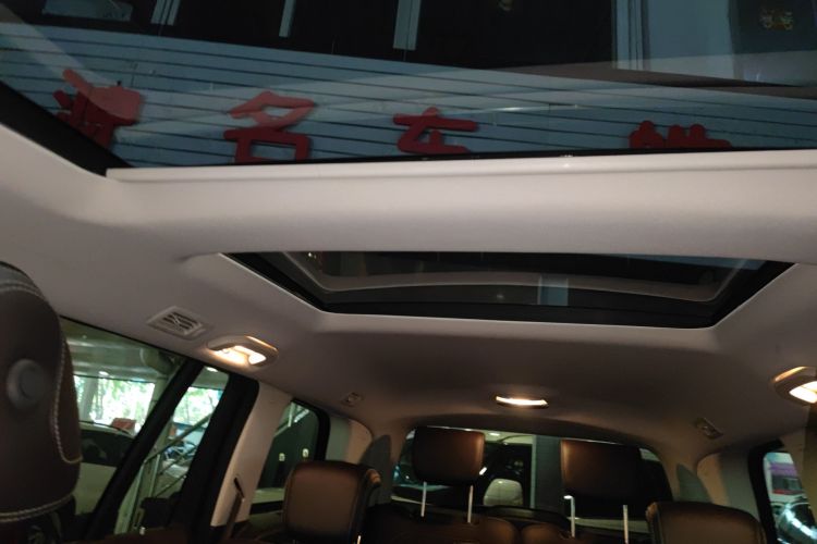 Mercedes-Benz GLS Class 2018 car image #18