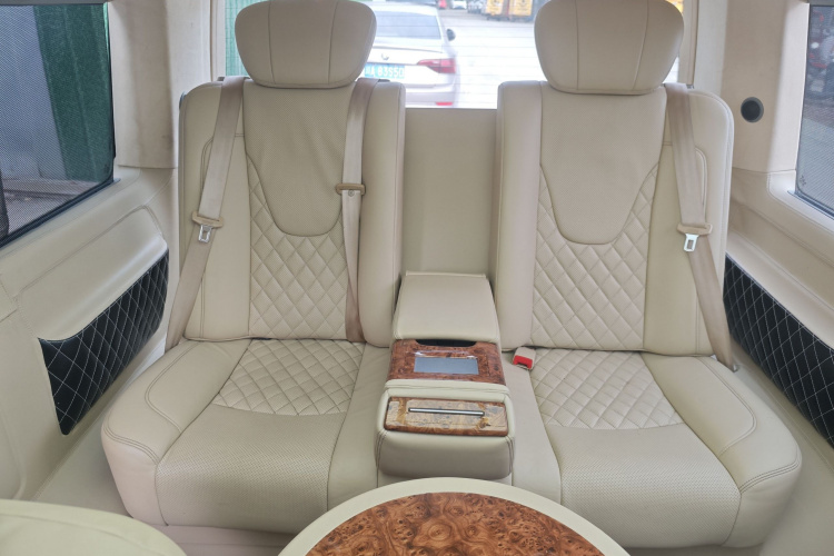 Volkswagen Caravelle 2018 immagine di auto #18