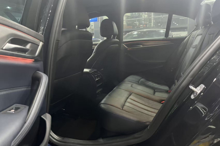 BMW 5 Series (Imported) 2018 car image #18