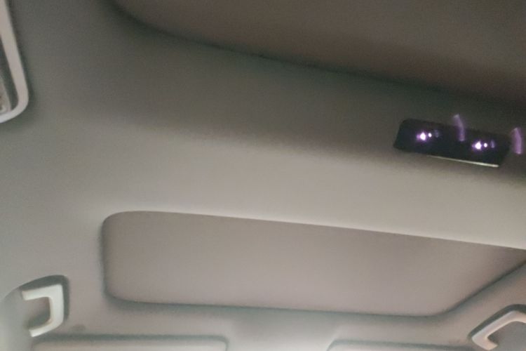 Li L8 2023 изображение автомобиля #18