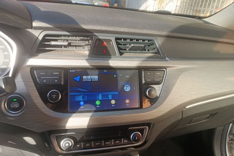 Vision X3 2018 image de voiture #18