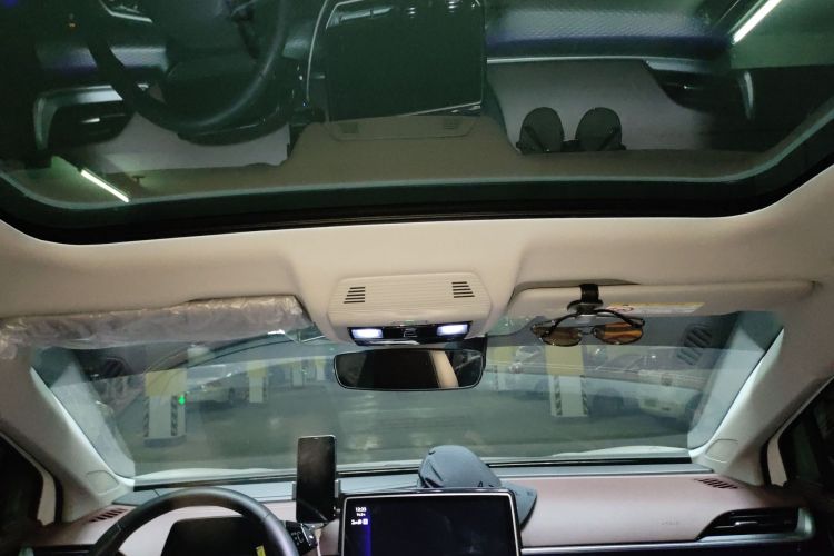 Volkswagen ID.6 X 2024 car image #18