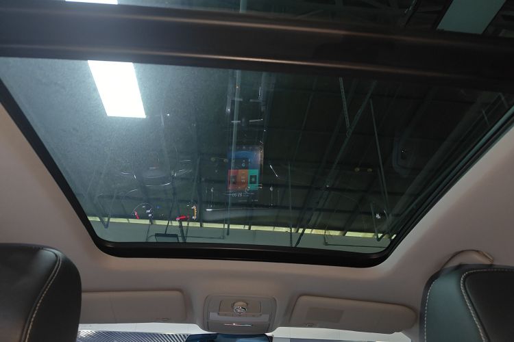 Roewe RX5 New Energy 2018 изображение автомобиля #18