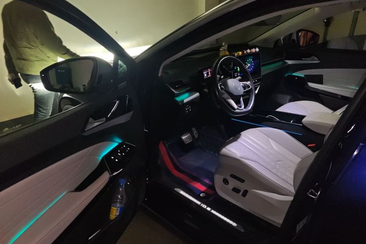 Volkswagen ID.6 X 2022 immagine di auto #18