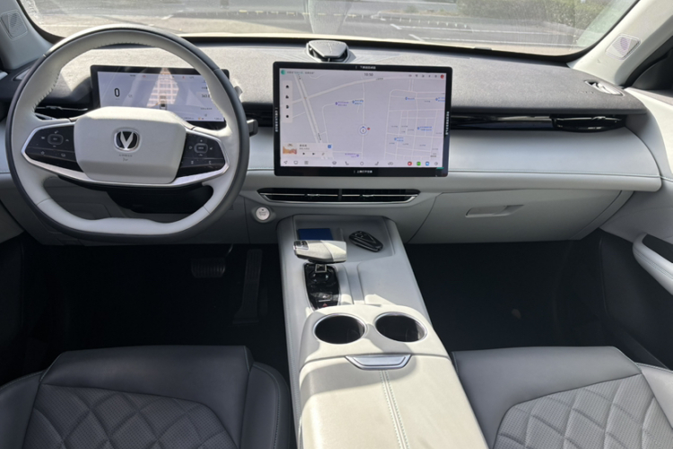 Changan UNI-Z PHEV 2024 car image #18