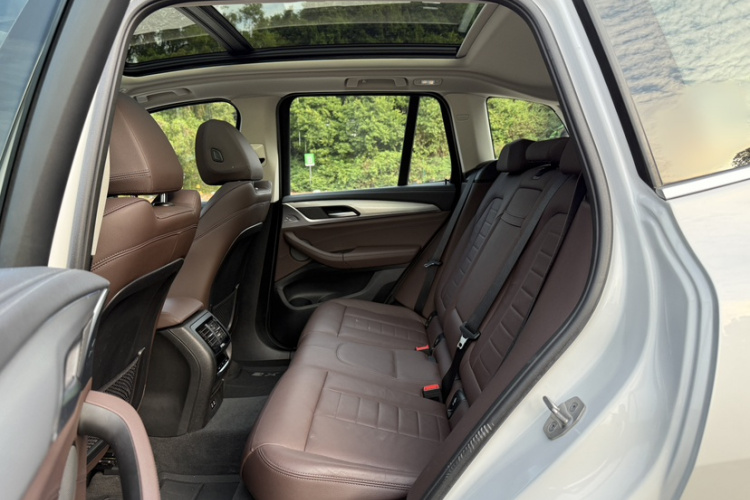 BMW iX3 2020 car image #18