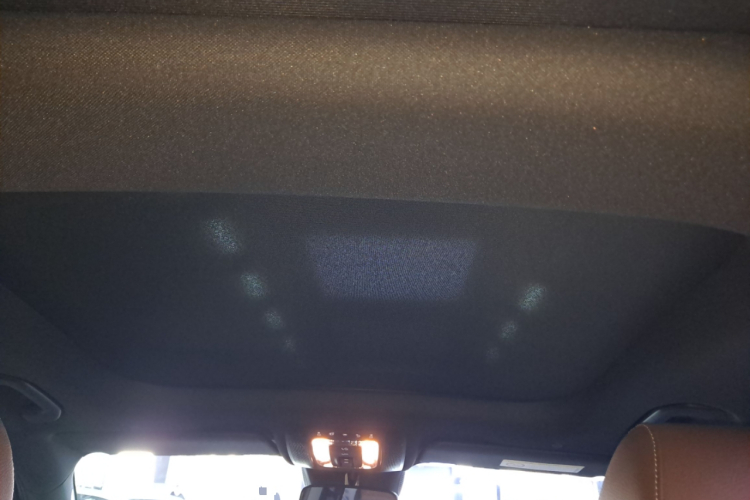 Mercedes-Benz GLB Class 2025 car image #18