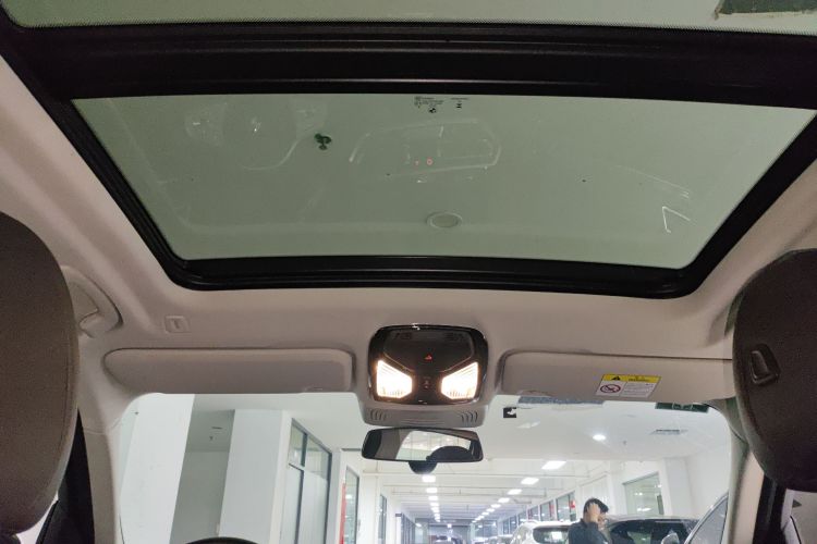 BMW iX3 2023 immagine di auto #18