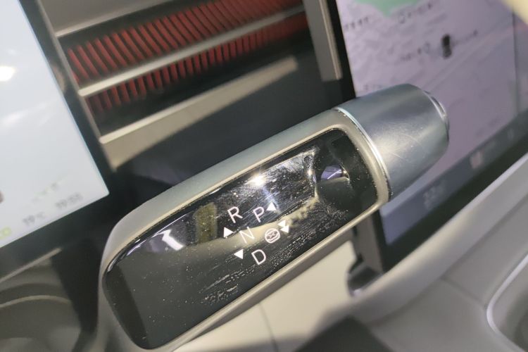 Xpeng G6 2025 صورة سيارة #18