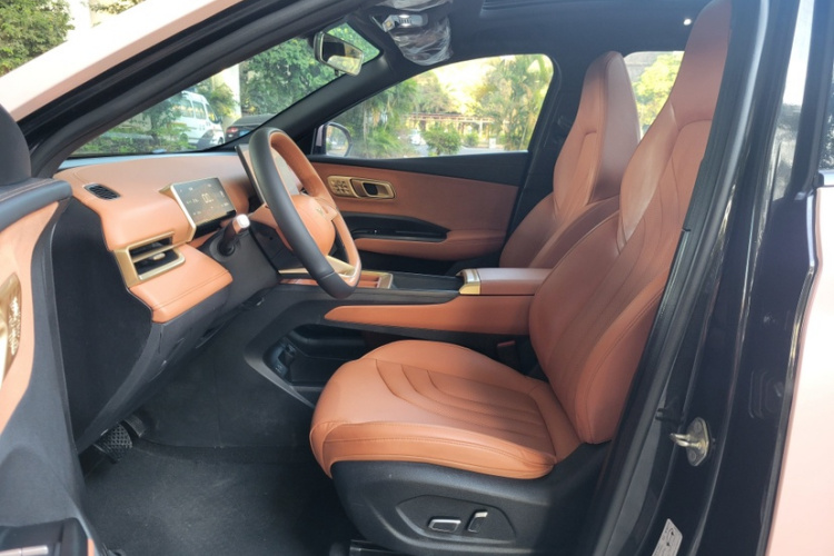 哪吒汽车 哪吒X 2024 #18 哪吒汽车 哪吒X 2024 汽车图片 #18