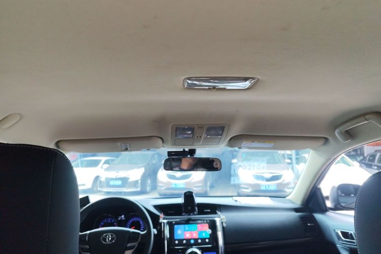 Toyota Reiz 2013 immagine di auto #18