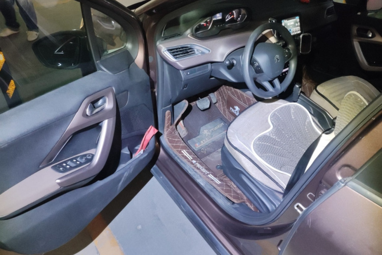 标致 标致2008 2015 汽车图片 #18