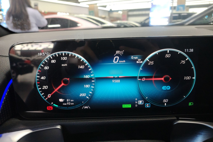 Mercedes-Benz EQB Class 2024 car image #18