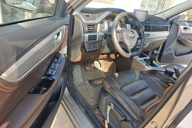 Forthing JOYEAR X5 2017 image de voiture #18