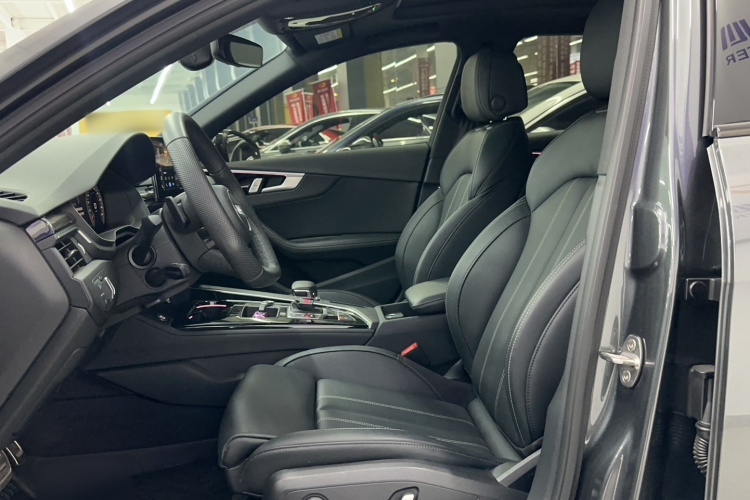 Audi A4L 2024 car image #18