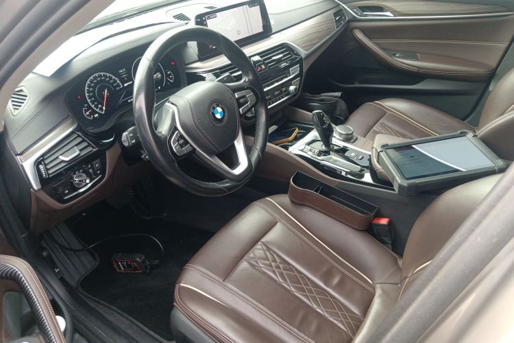 BMW 5 Series New Energy 2019 car image #18