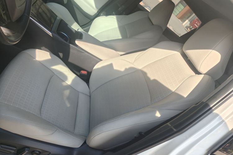 Toyota bZ4X 2022 immagine di auto #18