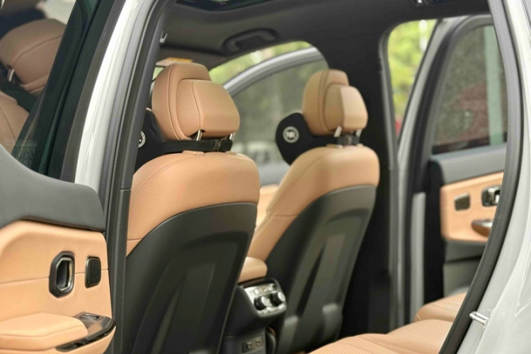 NIO ES8 2020 car image #18