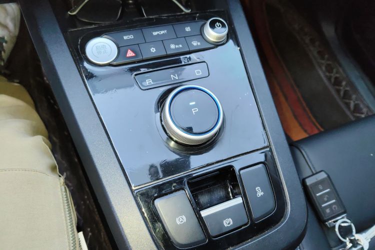 BYD e3 2020 #18 BYD e3 2020 car image #18