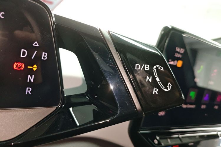 Volkswagen ID.3 2024 car image #18