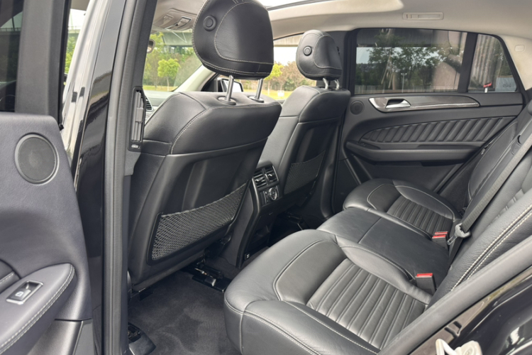 Mercedes-Benz GLE Coupe AMG 2017 #18 Mercedes-Benz GLE Coupe AMG 2017 car image #18