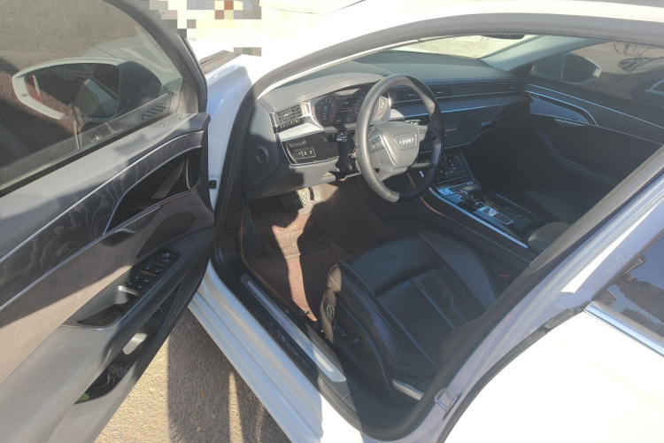 Audi A8 2019 image de voiture #18