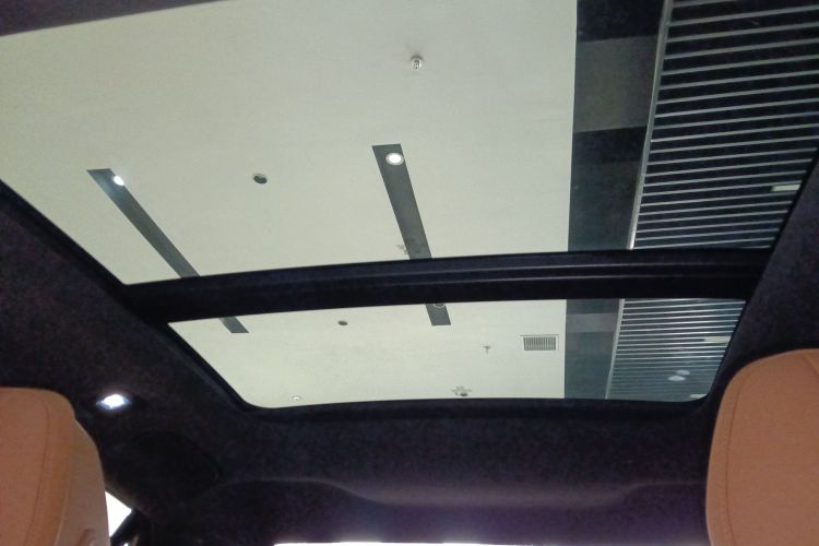 BYD HanL 2025 car image #18