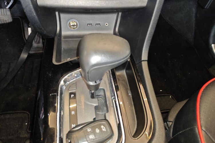 Soueast DX7 2017 car image #18