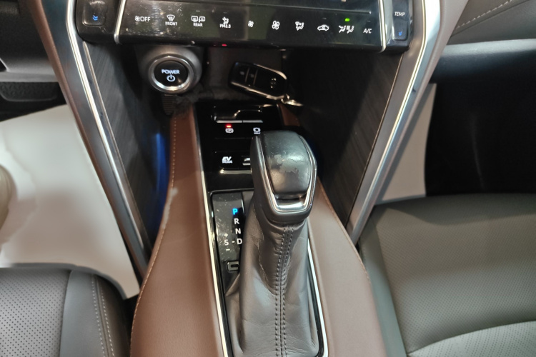 Toyota Harrier 2023 car image #18