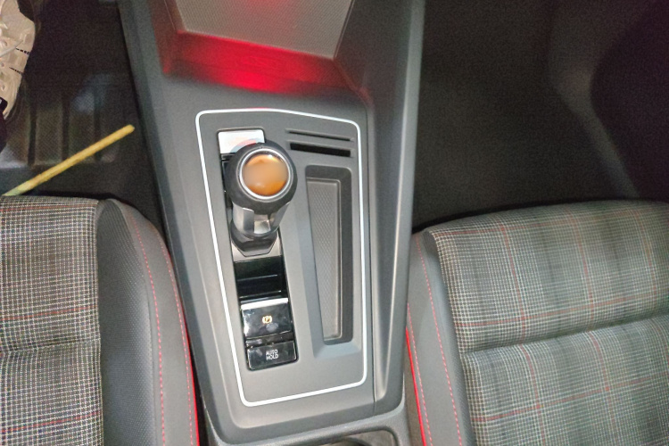 Volkswagen GolfGTI 2022 car image #18