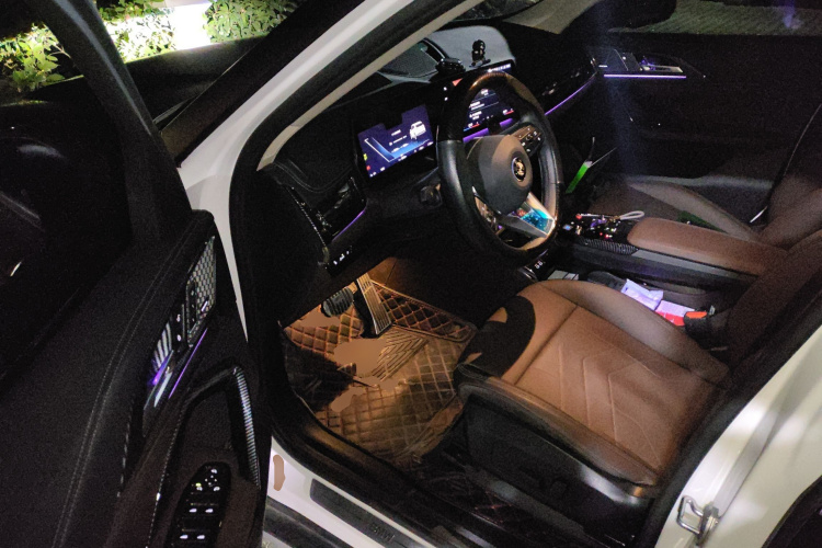 BMW iX1 2024 #18 BMW iX1 2024 car image #18