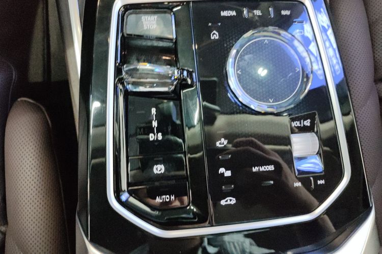 BMW 7 Series 2023 #18 BMW 7 Series 2023 car image #18