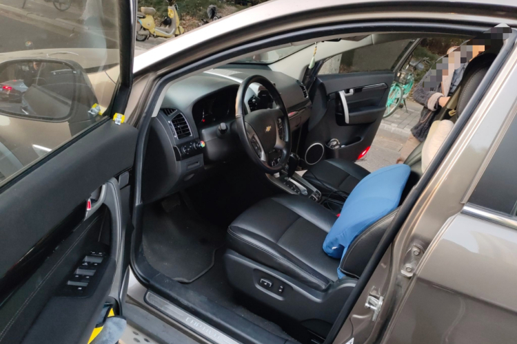 Chevrolet Captiva 2015 immagine di auto #18