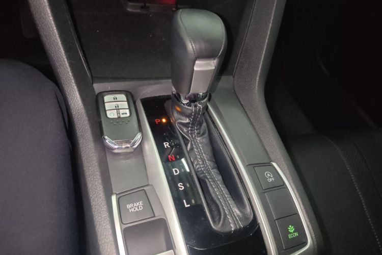 Honda Civic 2018 car image #18