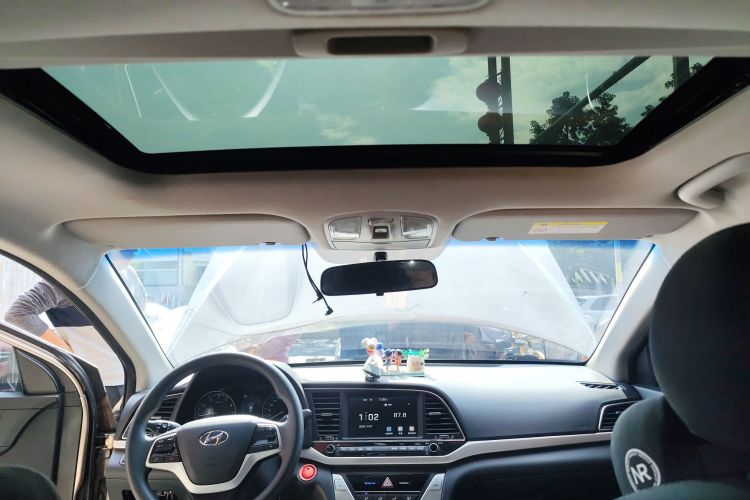 Hyundai Elantra AD 2018 immagine di auto #18