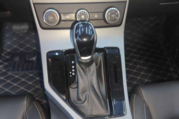 GEELY Emgrand 2022 car image #18